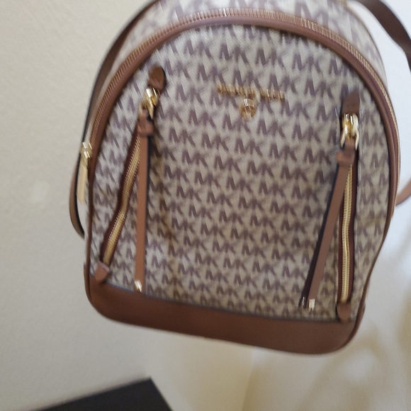 Michael kors Brooklyn Medium Backpack - Picture 12 of 13